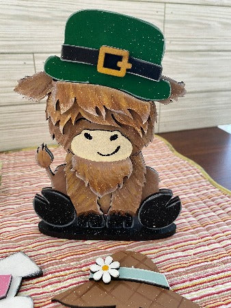 Spring Highland Cow Decor | 3 Add-on hats and stand - Designs by SNK