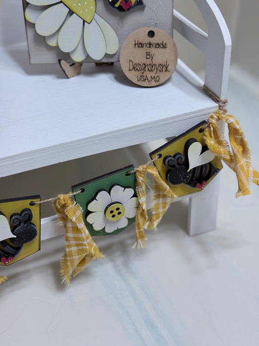 Honey Bee (3pc), Tier tray, Shelf Sitter, Banner, Round and square signs with easels.